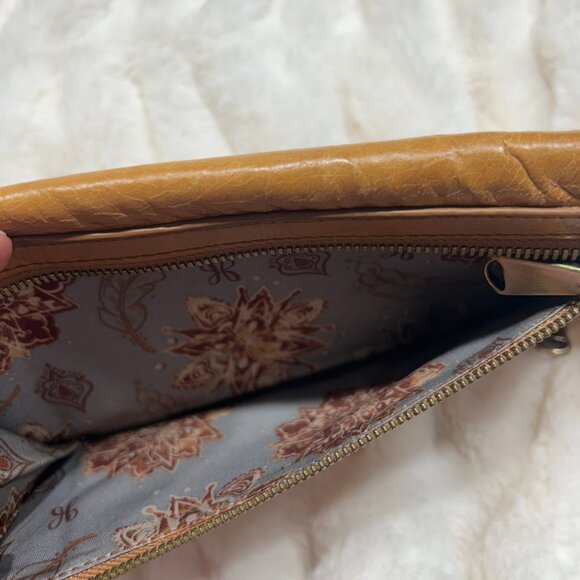 HOBO Vintage Leather Clutch Wallet - Picture 4 of 6